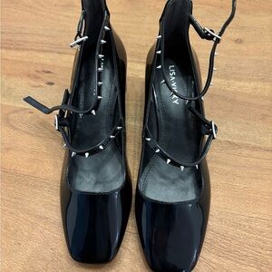 Lisa Vicky Saint Mary Jane pump